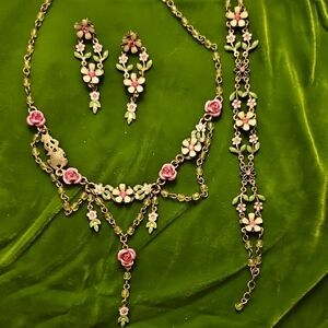 Avon Vintage Floral Pink Enamel Rose Necklace Set Enamel Fairy